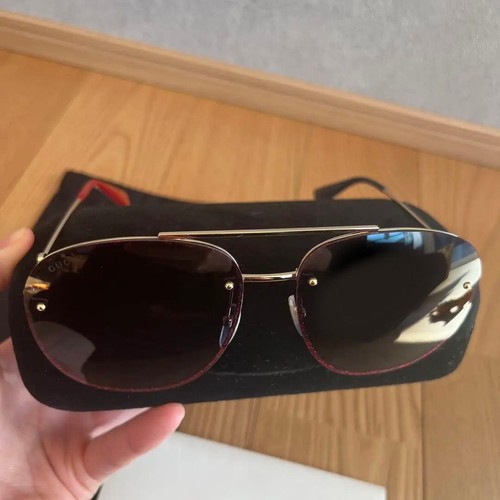 Gucci sunglasses black - black, red