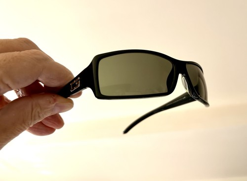 Gucci black sunglasses - gucci,
