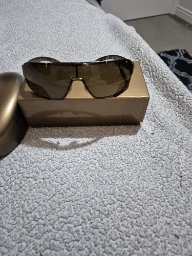 Gucci shield sunglasses - gucci,